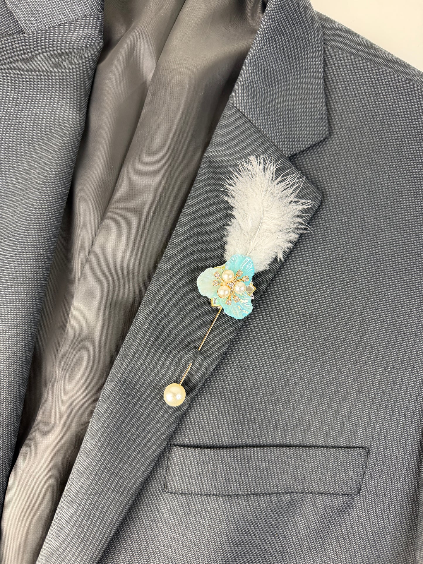 Statement Brooch Pins – Peacock Feather & Gemstone Decorative Lapel Pins for Wedding, Party & Formal Wear
