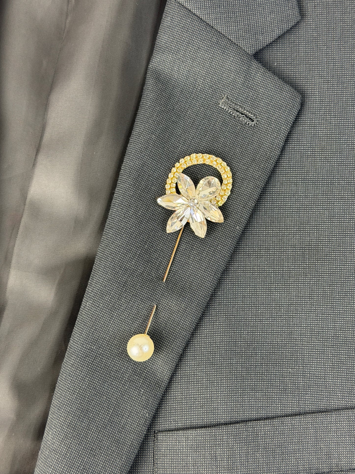 Statement Brooch Pins – Peacock Feather & Gemstone Decorative Lapel Pins for Wedding, Party & Formal Wear